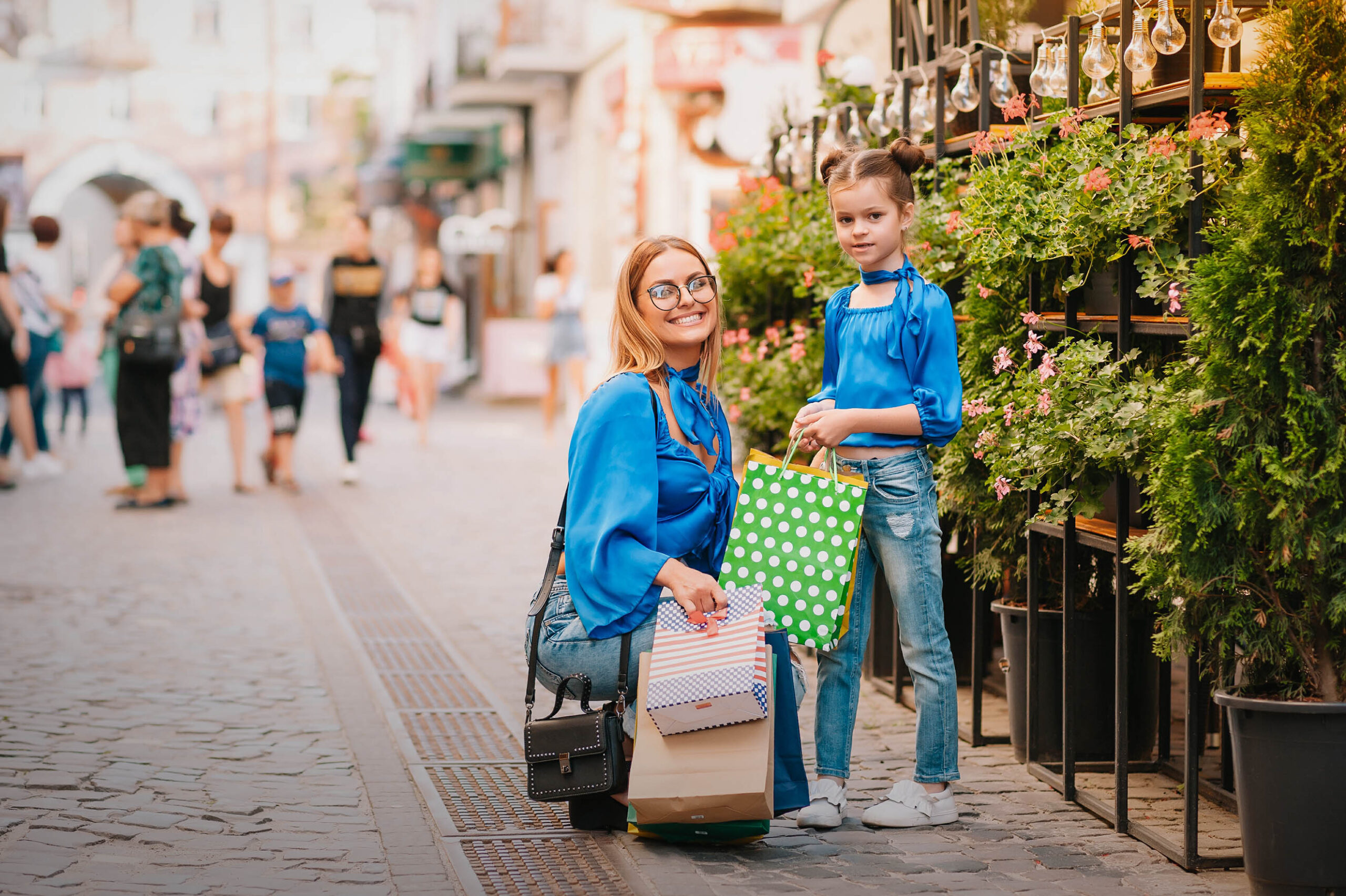 Mom and daughter shopping in Victoria, BC